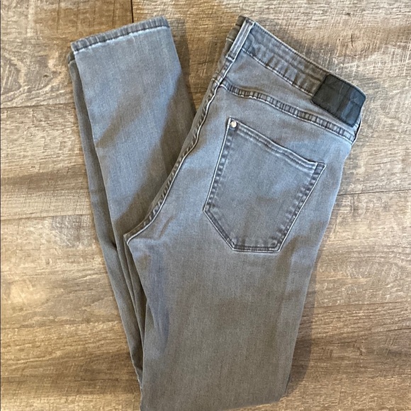 Gray Skinny Jeans with Distressed Details - Picture 8 of 8